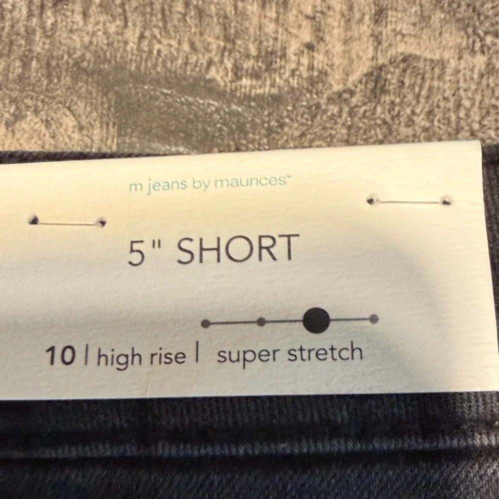 Maurices black distressed stretch 5” jeans shorts - Picture 4 of 8
